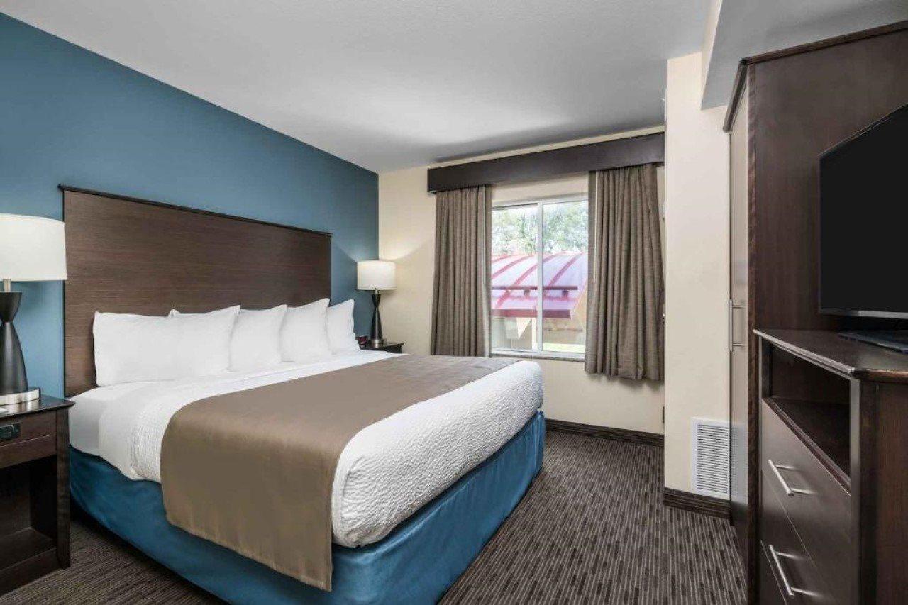 Americinn By Wyndham Windom Экстерьер фото