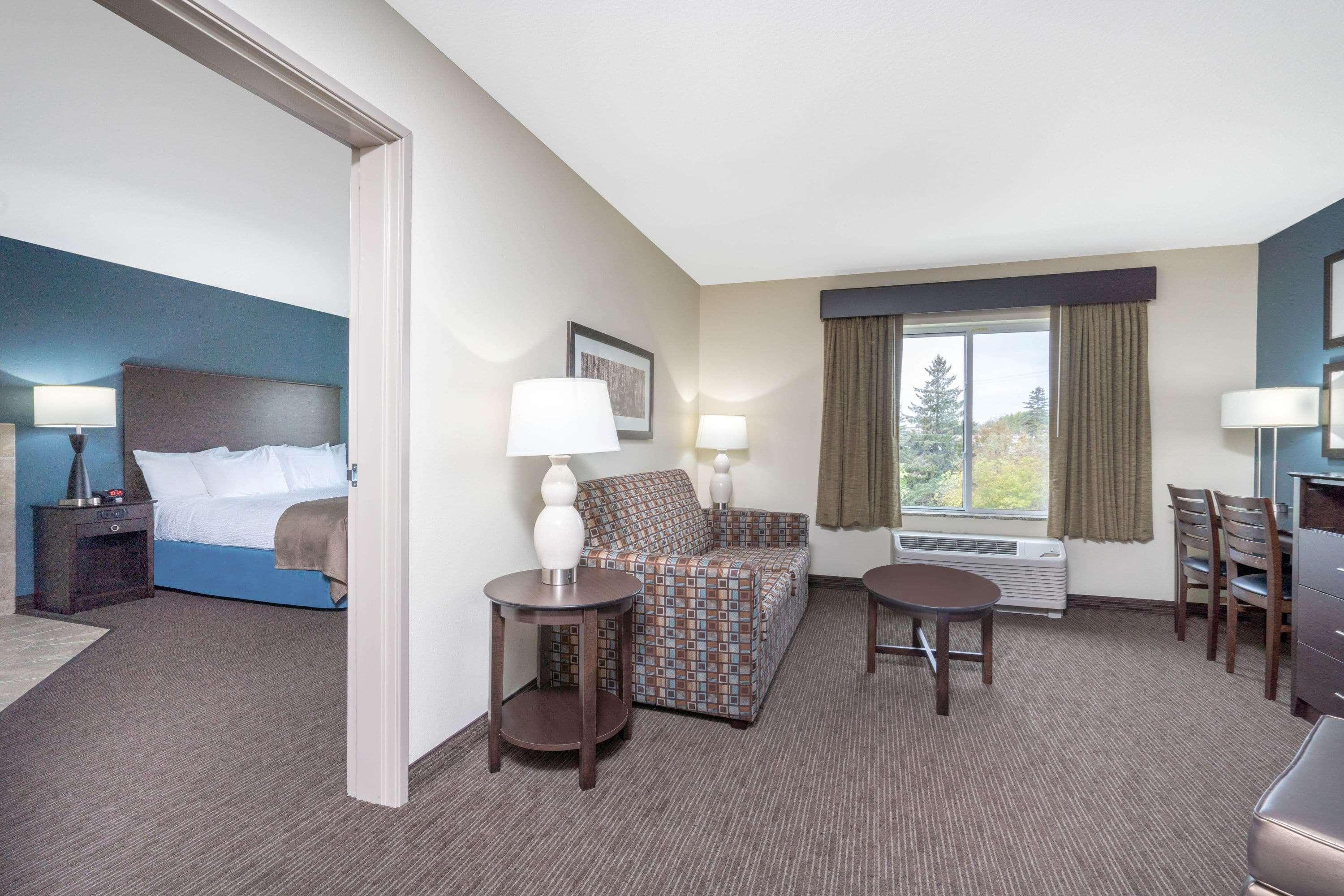 Americinn By Wyndham Windom Экстерьер фото