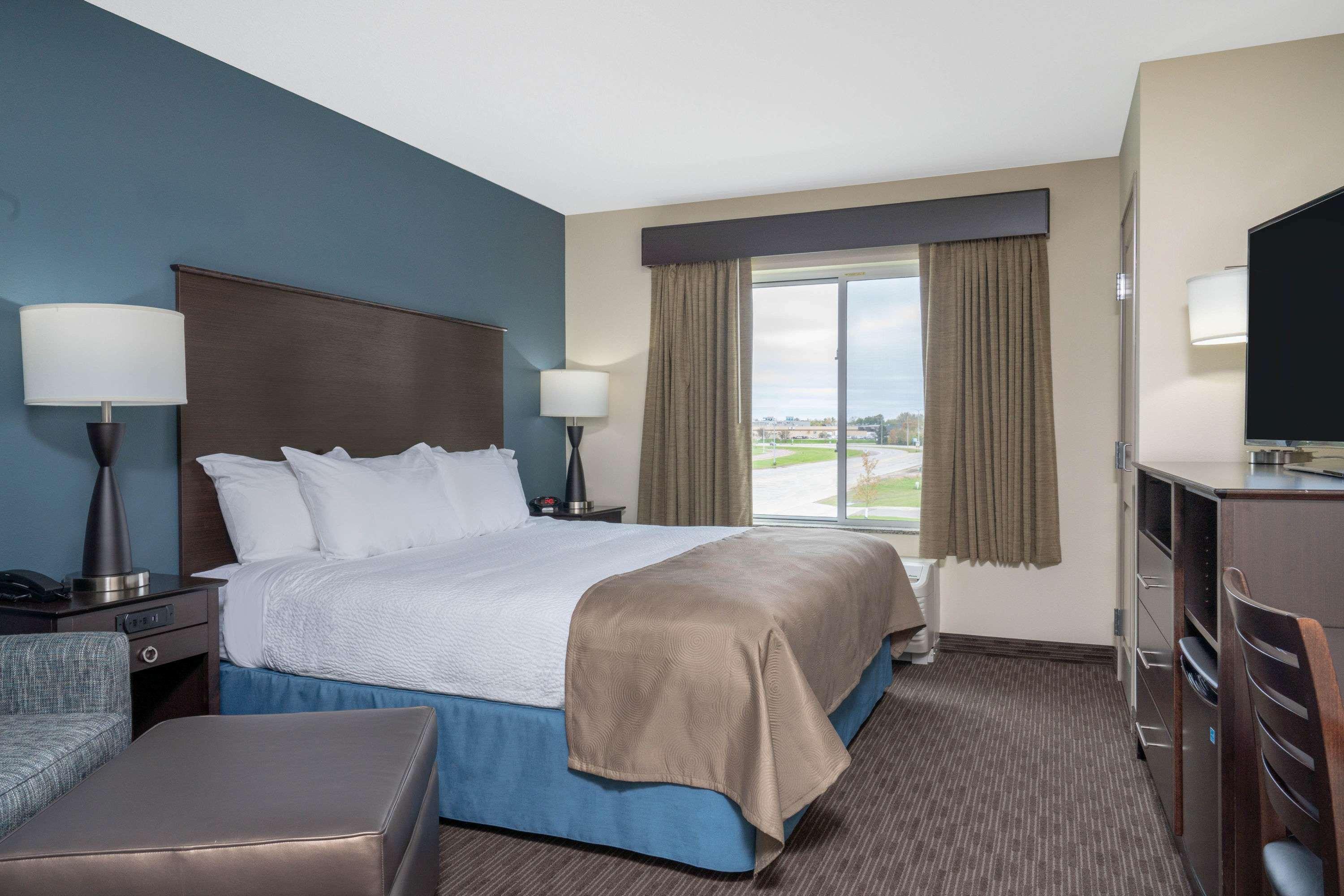 Americinn By Wyndham Windom Экстерьер фото
