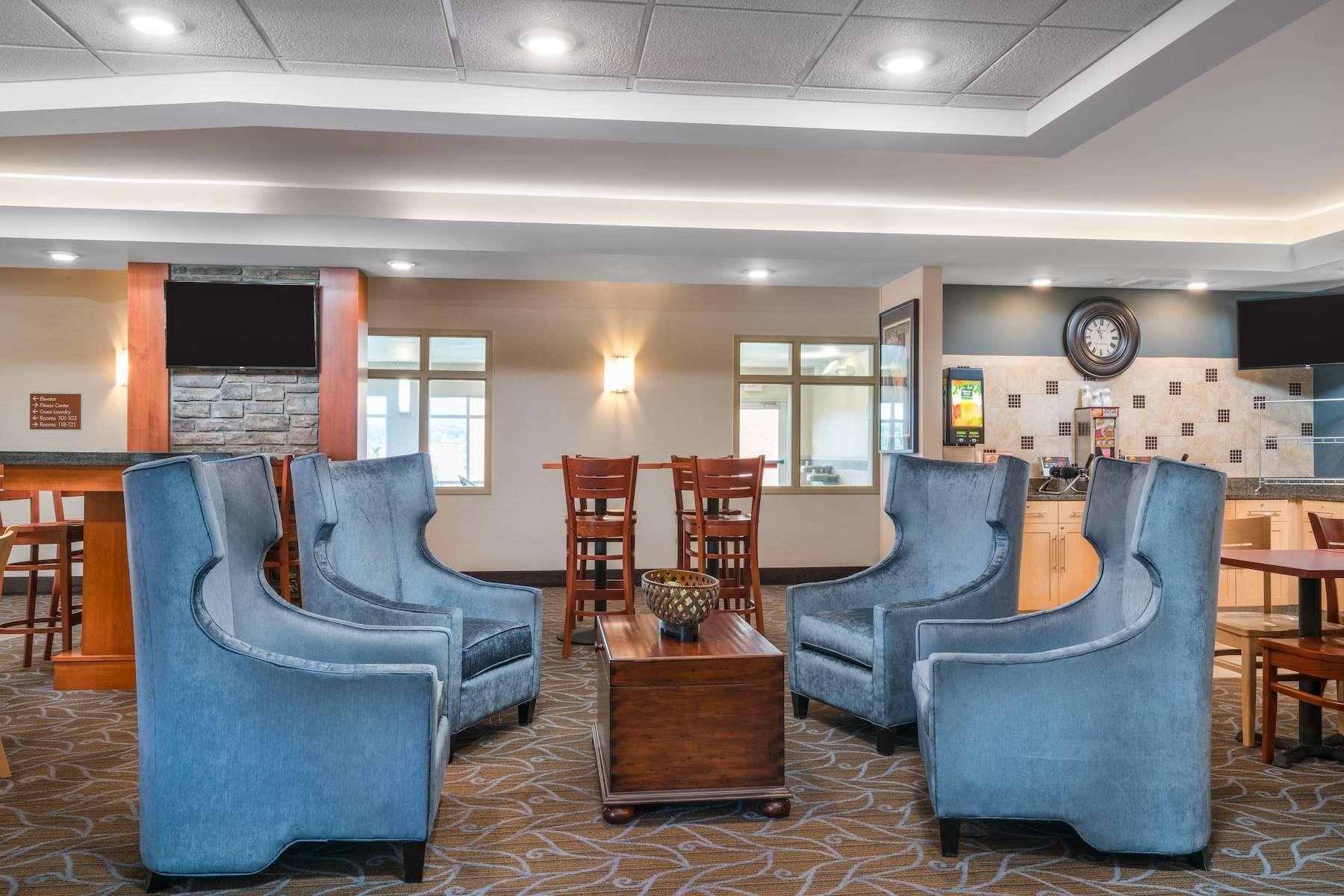 Americinn By Wyndham Windom Экстерьер фото