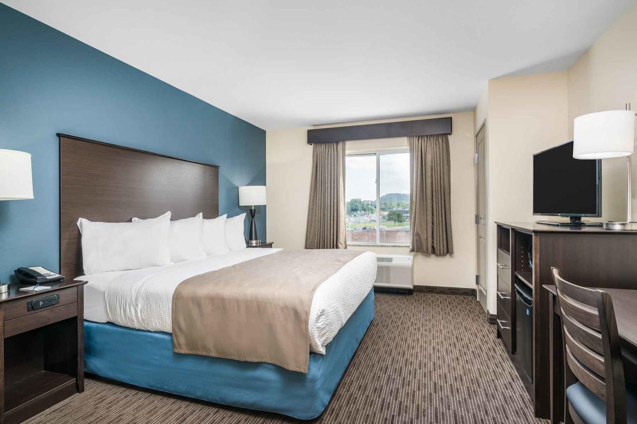Americinn By Wyndham Windom Экстерьер фото