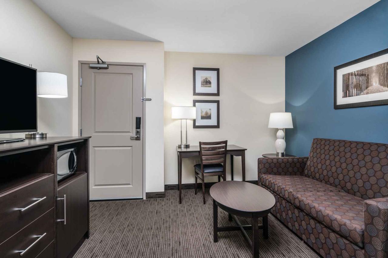 Americinn By Wyndham Windom Экстерьер фото